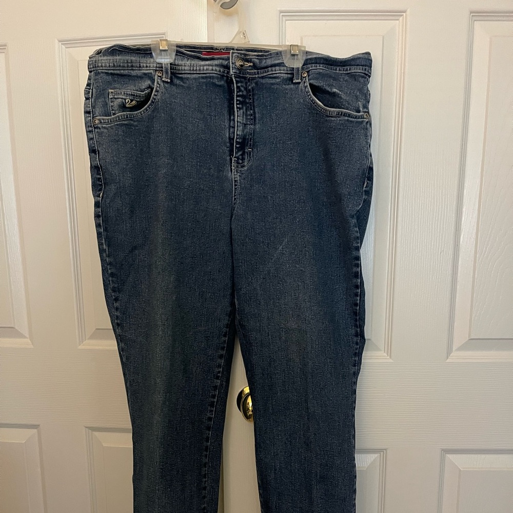 Gloria Vanderbilt size 18 jeans women’s comfortable.